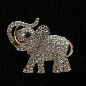 Silver Elephant pendant with Rhinestones